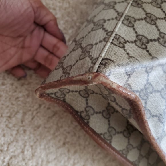 Unisex Vintage Authentic Gucci Tote Handbag - Picture 11 of 14